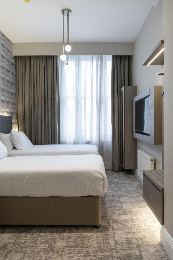 Twin Room,1410229799:JPEG