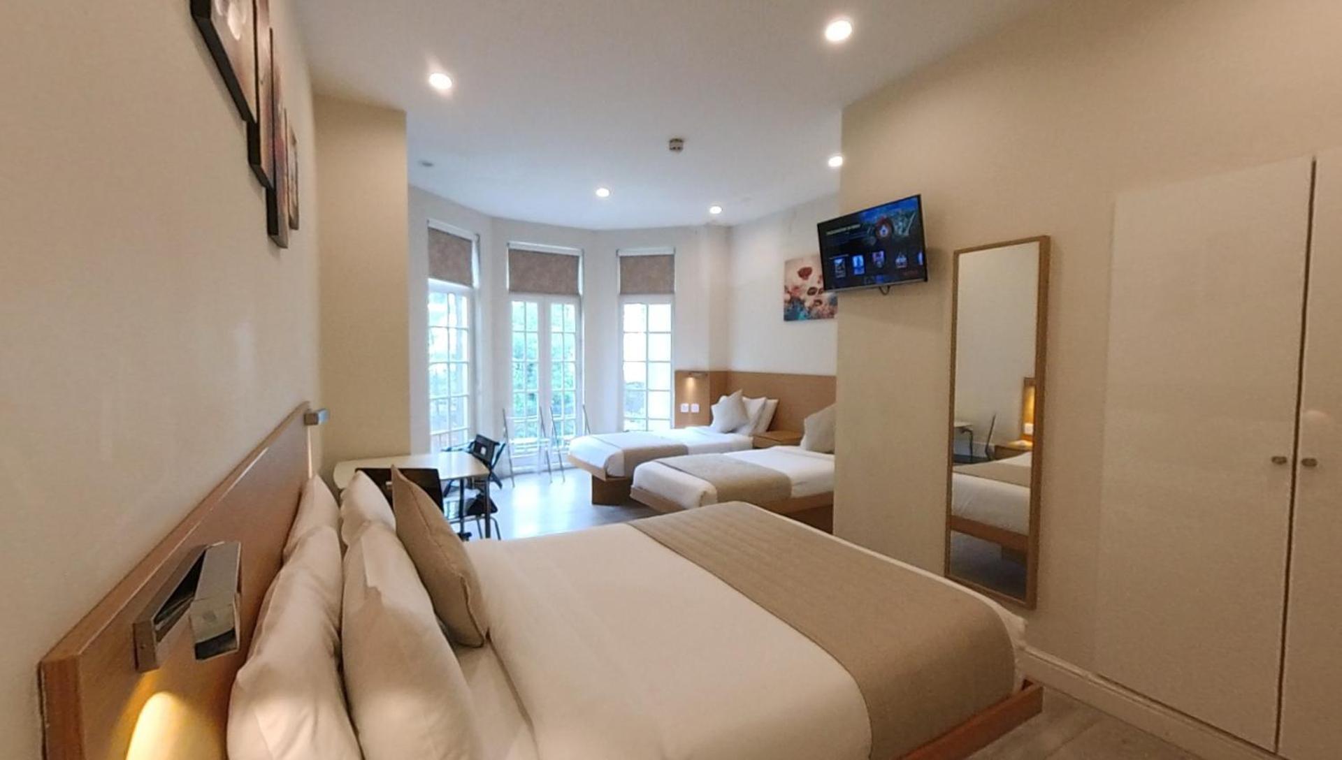 Family Room 1 Double Bed & 2 Single Beds,1657860332:JPEG